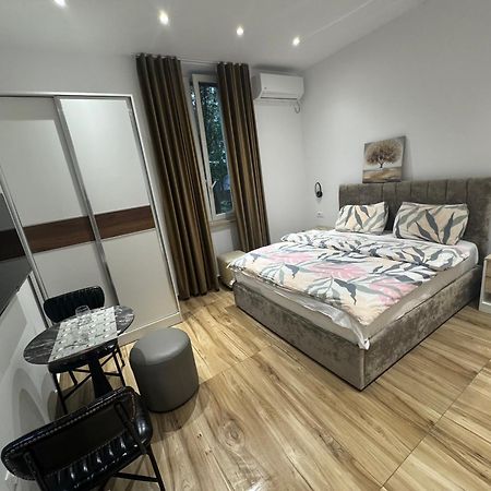 Vila 21 At Blloku Area Tirana Exterior photo